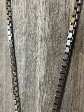 Load image into Gallery viewer, Square Box Chain Medallion Necklace
