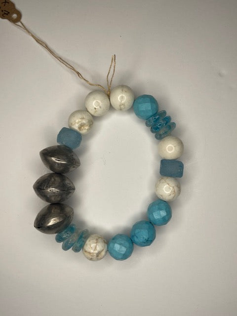 Howlite & Turquoise Magnesite Beaded Stretch Bracelet